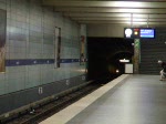 Eine Mnchner U-Bahn (A-Zug) erreicht einen U-Bahnhof in der City (30.06.2007)