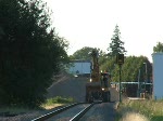 Ein Bagger auf Schienen... Whrend der Bauarbeiten an der Gterverkehrstrecke Schwarzach/Greffern an einem Werktag im Juli 2009 bei Schwarzach gefilmt.