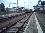 Sonderzug von Berlin-Schneweide nach Warnemnde bei der Ausfahrt im Bahnhof Rostock.(11.08.07)