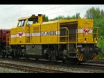 Am 20.05.2010 bretterte 277 018-8 der H.F.Wiebe mit ihrem kurzen Bauzug durch Eschwege-West in Fahrtrichtung Sden!