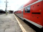 doppelstock-steuerwagen-3-gattung RE1 nach Eisenh�ttenstadt hat am 29.03.08 Einfahrt. Genial finde ich  die Bremsger�usche des RE160.