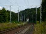 doppelstock-steuerwagen-ex-dr Eine Doppelstock-Garnitur mit schiebender 143 816-7 durchf�hrt als Leerfahrt den Bahnhof Riestedt in Richtung Sangerhausen. Auch ein fr�hlich winkender Christopher P�tz hat den Zug fotografieren k�nnen. (22.08.2009)