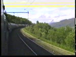 El15 �berholung und Kreuzung des Sonderzugs auf der Fahrt von Narvik nach Abisko am 21. Juni 1991 durch zwei von El15 gef�hrten Z�gen in Straumsnes
