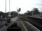 exeter-stdavids Einfahrt eines Intercity in den Bahnhof Exeter St.Davids w�hrenddessen f�hrt ein Flash Voyager aus dem Bahnhof