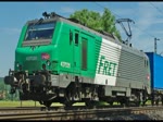 Das Gegenfrettchen zum ersten Frettchen: FRET 437026 mit dem Gegen-ITL-Containerzug in Fahrtrichtung Sden. Aufgenommen am 08.07.2010 im Haunetal bei Neukirchen.
