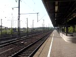 Eine Zugbegegnung auf der Schnellfahrtstreck SFS Stuttgart-Mannheim. Hier im Bahnhof ...