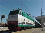 E444 063 mit IC 610 (Lecce - Milano Centrale) am 19. Oktober 2012 bei der Ausfahrt aus Foggia.