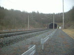 kbs-351-sfs-hannover-wurzburg IC 2082 'K�nigssee' mit �BB-Taurus fuhren mit 200 Sachen aus dem Landr�ckentunnel und auf Gegenfahrbahn fuhr ein ICE 885 nach M�nchen-Hbf.
