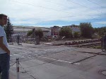 kbs-720-schwarzwaldbahn Ein Dosto geschoben von Br 146 passiert am 23.8. 07 um 15: 43 Uhr als IRE 5184 von Konstanz nach Karlsuhe den Bahn�bergang Konstanz- Petershausen. In 3 Stunden wird er den Endbahnhof der Schwarzwaldbahn Karlsruhe Hauptbahnhof erreichen.