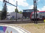 Luxemburg, Nordeinfahrt des Bahnhofs Mersch auf der Nordstrecke. Die E-Lok 4008 der CFL schiebt die Dostos in den Bahnhof in Richtung Luxemburg. 26.06.2014