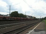Die V 2102 der MWB mit Kesselwagenzug durch K�ln West. ...
