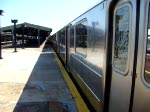 new-york-city-mta Ein R62A Zug der New Yorker Subway verl�sst die Station Willets Point / Shea Stadium am 14.04.08. Hier verkehrt die Linie 7 von Times Square Manhattan nach Flushing/Main Street in Queens.