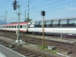 personenwagen Ein SBB Panorama Wagen f�hrt gerade mit dem EC Transalpin von Wien nach Basel in Buchs/SG ein