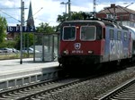 E-Lokomotive BR 421 376-5 der SBB Cargo mit Kesselwagen-Ganzzug durchf�hrt ...