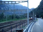 Re 4/4 II Kreuzung in Bodio am 19.09.2007 mit EC ...