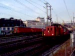 re-4-4-ii-re-420 Am 22.6.2005 schleppte eine Bm 6/6 eine Re 4/4 II mit ihren EW I Wagen ab, weil es keinen Strom gab.