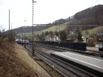 re-465-bls Eine Re 465 durchf�hrt mit einem HUPAC-Zug den Bahnhof Tecknau am 09.01.2008