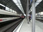 re-6-6-re-620 Die Re 6/6 11616 'Illnau-Effretikon' durchf�hrt am 09.04.10 mit schnellem Tempo und grossem Luftzug den Bahnhof Olten.