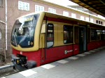 S-Bahn Berlin 'Nach Potsdam Hauptbahnhof-->Zur�ck bleiben bitte----<' Ert�nte am 29.03.08 am Bahnhof Berlin Wannsee.