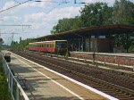 S-Bahn Berlin Ausfahrt einer Baureihe 481 aus dem Bahnhof Karlshorst nach Erkner am 8.7.2007