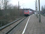 S-Bahn Rostock 143 250-9(BW Rostock)mit S2 von Rostock Hbf.nach Warnem�nde bei der Ausfahrt im S-Bahnhof Rostock Holbeinplatz.(26.03.09)