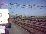 S-Bahn Zurich Die S2 verl�sst den S-Bahnhof Sch�belbach-Buttikon in richtung Ziegelbr�cke am Sonntagmorgen des 4.5.08