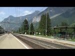 Schweiz 2012 - In Kandersteg treffen am 29.06.2012 jeweils ein NINA und ein Lötschberger als RE von Bern nach Brig ein. Der NINA trägt Werbung für die Ausbildung in einem Bahnberuf.