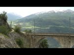 Schweiz 2012 - Zwei  Ltschberger  berqueren am 5.6.2012 den Luogelkin-Viadukt auf der Ltschberg-Sdrampe.