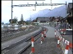 Berner Oberland 2004 (VHS-Archiv) - HGe 4/4 101 961-1 der SBB Brnig bringt am 21.05.2004 einen Schnellzug von Interlaken nach Meiringen.