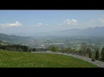 Quer durch die Schweiz - Von Stoss aus hat man einen fantastischen Blick ins Rheintal. Rechts in den Bergen befindet sich Liechtenstein und weiter links Österreich mit Vorarlberg sowie der große Kanton,a uch Deutschland genannt. Aus Richtung Altstätten kommen BDeh 17 und ABt 116 gefahren. Aufgenommen am 09.05.2008