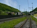 Nur 20 Minuten nach dem TGV nach Zrich taucht der Gegenzug in Tecknau, Baselbiet, aus Zrich auf.