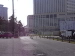 Sonstiges Am 23.11.09 in New Orleans: Mitten durch die Stadt schl�ngelt sich ein ellenlanger G�terzug mit kr�ftigen Dieselloks (leider nur zwei...). Nach ca. 2 Minuten habe ich das Video abgebrochen. Es dauerte dann noch weitere 4 Minuten, bis der Bahn�bergang wieder frei war.