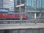 stuttgart-hbf Diese Diesellok fuhr am 29.04.07 mit einem IC im Schlepptau auf´s Abstellgleis. Sie sieht beinah so aus wie eine Dampflok(Diesel aus dem Kamin). Aufgenommen in Stuttgart Hbf.