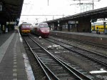 thalys Ein aus Antwerpen kommender Thalys, durchf�hrt mit gem�chlichem Tempo auf einem Mittelgleis den Bahnhof von Roosendaal, um seine Reise nach Amsterdam fortzusetzen. 05.09.09