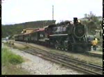 Lok 73 der White Pass & Yukon Railroad verl��t beginnt auf der Talstrecke in Skagway die Fahrt auf den White Pass am 1. Juli 1989.