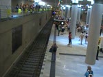 U-Bahn Berlin U-Bahnhof Bundestag: Einfahrt einer U-Bahn der Linie U55 am 8.8.2009