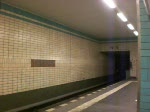 u-bahn-berlin-stationen Die U-Bahnlinie 5 nach Alexanderplatz f�hrt ein in den Bahnhof Tierpark.