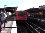 u-bahn-hamburg-fahrzeuge Hier f�hrt der DT2 aus Barmbek raus. Von dem DT2 gibt es nur noch 10 Einheiten(?). Aufgenommen am 30.10.2005 am Verkehrshistorischen Tag.