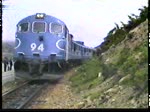 Loks 94, 91 und 92 der WP&YR (GE Baujahre 1954 - 1966) haben auf der Passhhe des White Pass an der Grenze der USA und Canada am 6. Juli 1989 umgesetzt, um den Zug nach Skagway zurckzubringen.