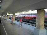 wien-west Mit der Durchsage f�r den EN 490 kurz vor der Abfahrt aus Wien West endet meine Kleine Video-Reihe aus dem �sterreich-Urlaub. Aufgenommen am Abend des 24.08.2009.
