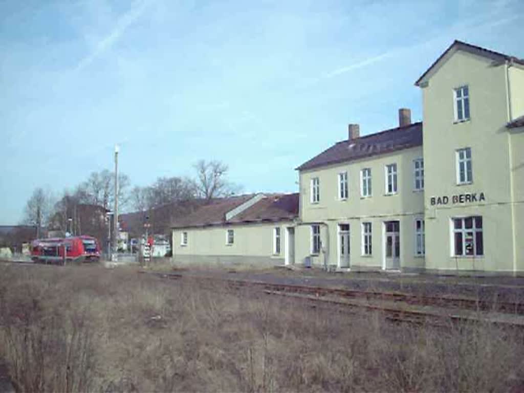 Zugkreuzung in Bad Berka.(10.02.2008)
Zuerst fhrt des Zug nach Kranichfeld und 
dann der Zweite nach Weimar.