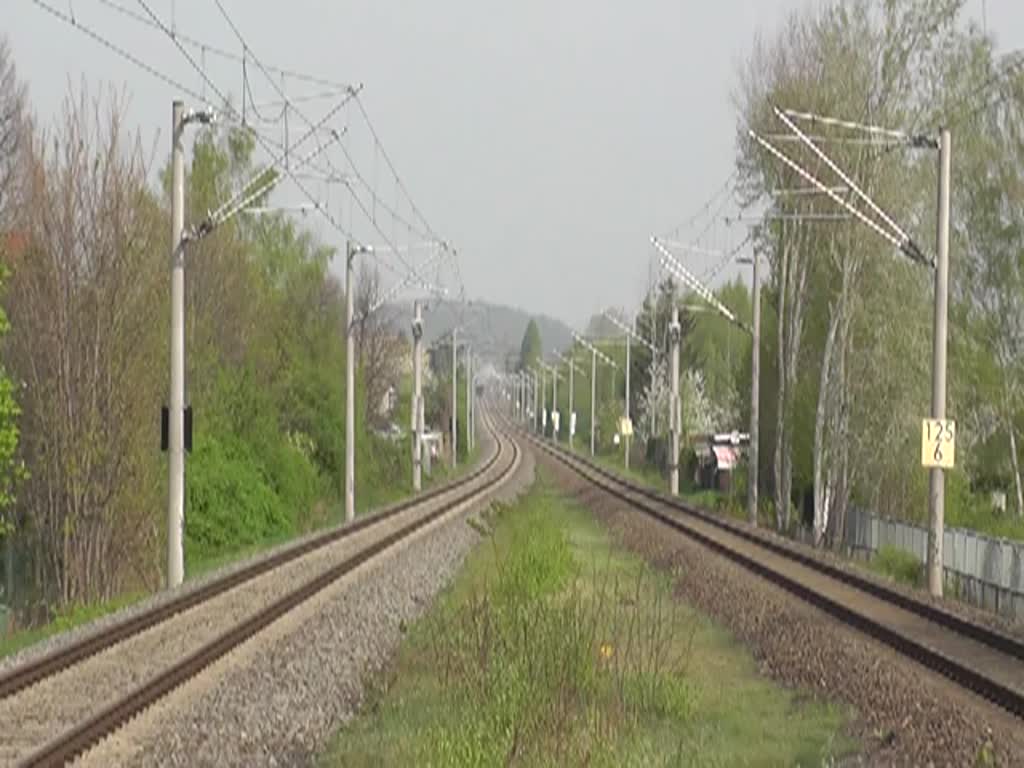 01 150 fährt am 13.04.2014 mit dem DPE 13 wieder zurück vom Dampfloktreffen in Dresden nach Stuttgart, hier bei der Durchfahrt in Zwickau-Pölbitz.