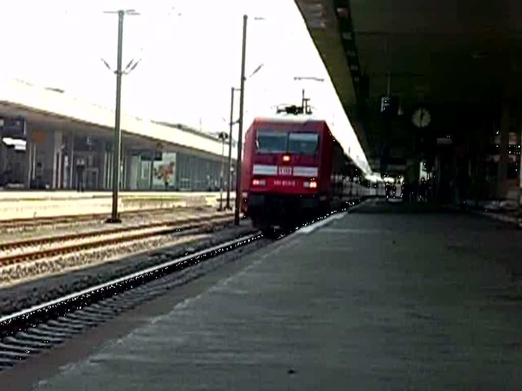 101 012-3 beim verlassen des hannover Hauptbahnhofes am 07.04.2009
