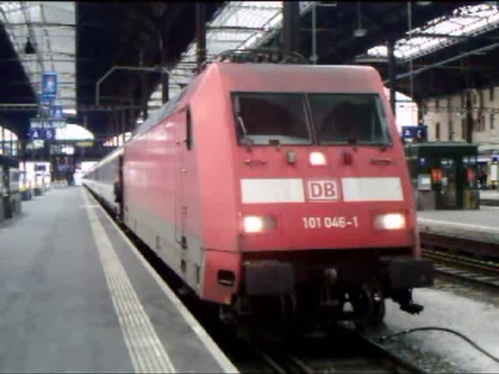 101 046-1 zieht EC100 aus Chur nach Hamburg-Altona aus Basel SBB.