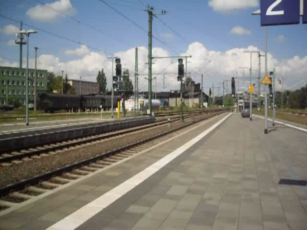 101 102 mit IC 2213 bei der einfahrt in Schwerin HBf am 5.8.09