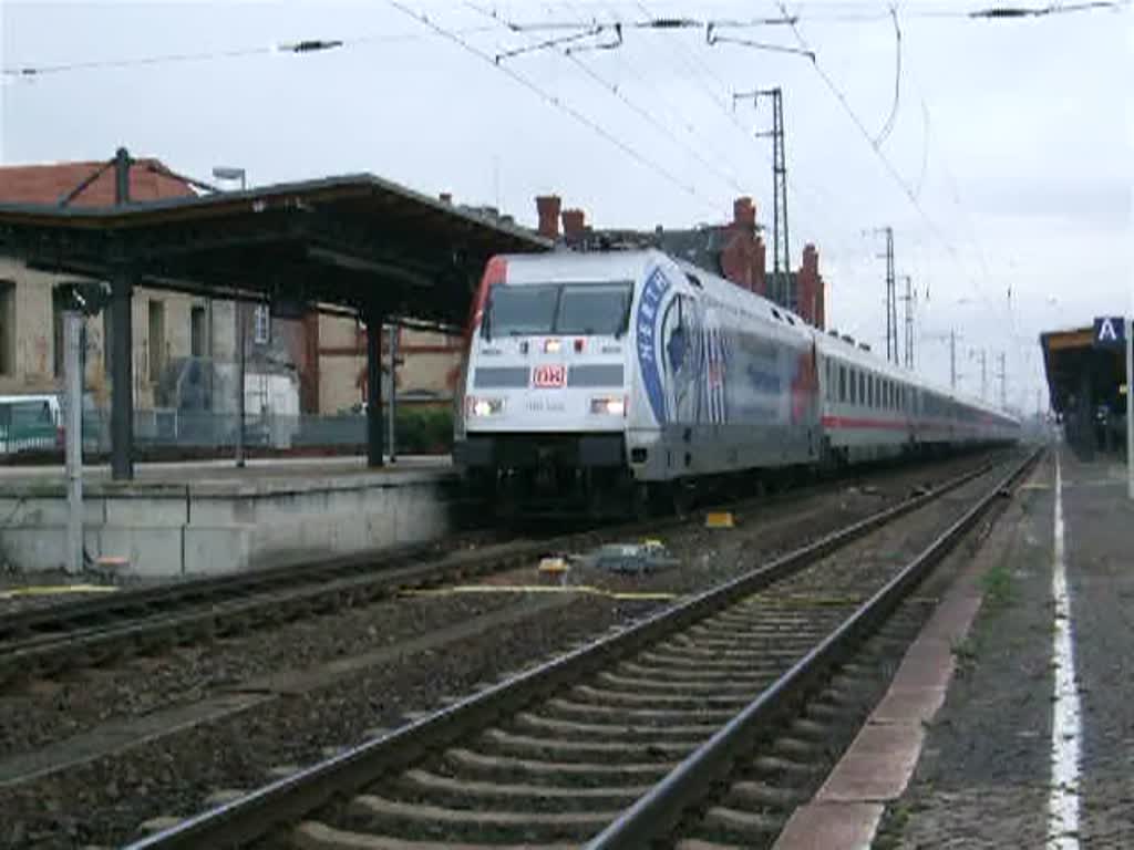 101 144-0 mit IC148 von Szczecin Glowny Richtung Schiphol(Airport)bei der Ausfahrt im Bahnhof Stendal.20.11.10