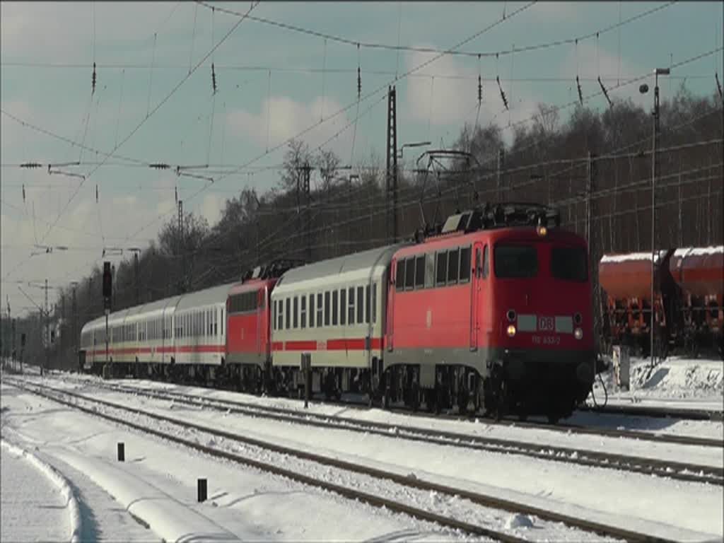 110 432 bei der berfhrung von Reisezugwagen in Richtung Dortmund am 6. Februar 2013 in Hhe des Ablaufbergs des Bahnhofs Bochum Sd. Es handelt sich um eine der letzten Einstze der Lok, die am 12. Februar 2013 Fristaublauf hat und anschlieend verschrottet werden soll.