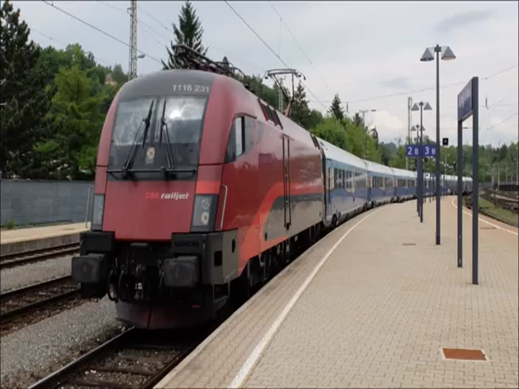 1116 231 am 23. Mai 2016 mit Werberailjet bei der Einfahrt in St. Veit an der Glan. 