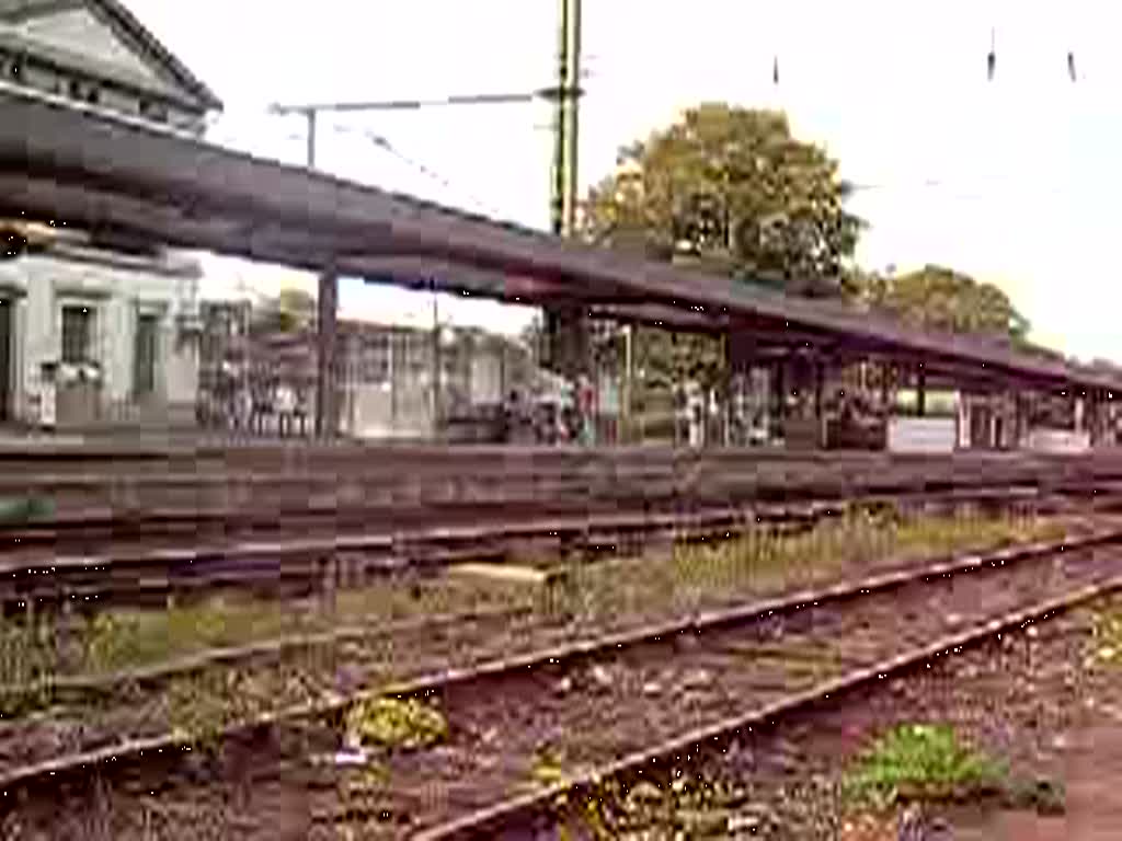 1116  233-6 der ITL fuhr am 12.09.2009 mit einem Containerzug durch den Wunstorfer Bahnhof,auf Gleis 2 in Richtung Seelze.