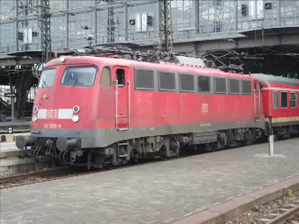 113 309-9 verlie am 15.7.10 mit PbZ 1966 den Leipziger Hbf. Mit eingereiht waren: ein DBpza, ein DBuza und ein ABnrz.